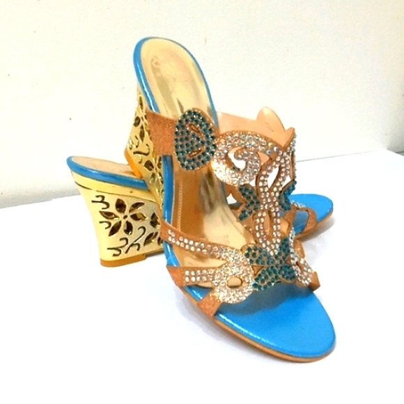 NIB🎁 FREE GIFT IS INCLUDED 🎁 Brand New Rhinestone Wedges Summer Shoes - Picture 3 of 13